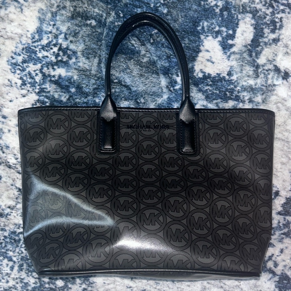 Black small tote bag